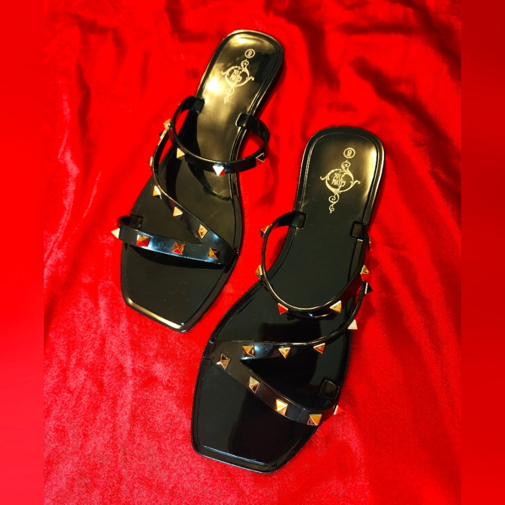 sole mates black and gold studded sandals size 9
